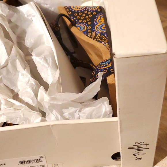 Multicolored Wedges - Picture 6 of 6